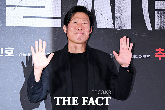 배우 유해진이 8일 오후 서울 강남구 메가박스 코엑스에서 열린 영화 ‘암살자(들)’ 언론시사회 및 기자간담회에 참석해 포즈를 취하고 있다. /서예원 기자