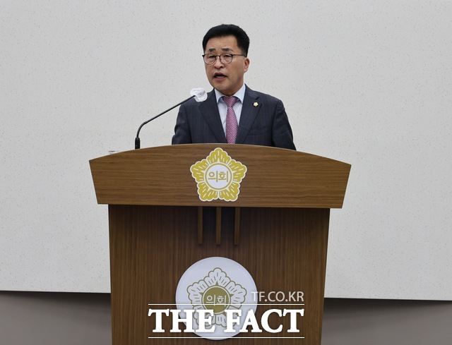 전영옥 당진시의원이 8일 5분 자유발언을 통해 삽교호 상설 드론 라이트쇼를 당진 대표 야간 관광콘텐츠로 지속 육성해야 한다고 주장했다. /당진시의회