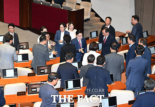 정점식 국민의힘 원내대표가 8일 오전 서울 여의도 국회에서 열린 본회의에 참석해 교섭단체 대표연설을 하고 있다. /국회=배정한 기자