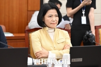  과방위 전체회의 출석한 이진숙 의원 [포토]
