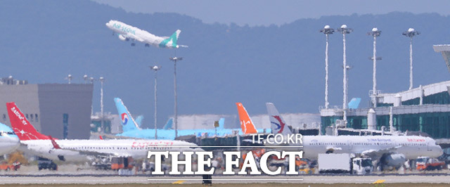인천국제공항 내 시설 보수 작업 과정에서 중대재해가 발생했다. 인천공항 비행장 내 사진. /더팩트 DB