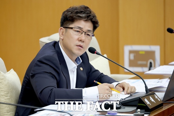 최대성 대전시의회 의원이 9일 열린 시의회 제299회 제1차 정례회 행정자치위원회 회의에서 발언하고 있다. /정예준 기자