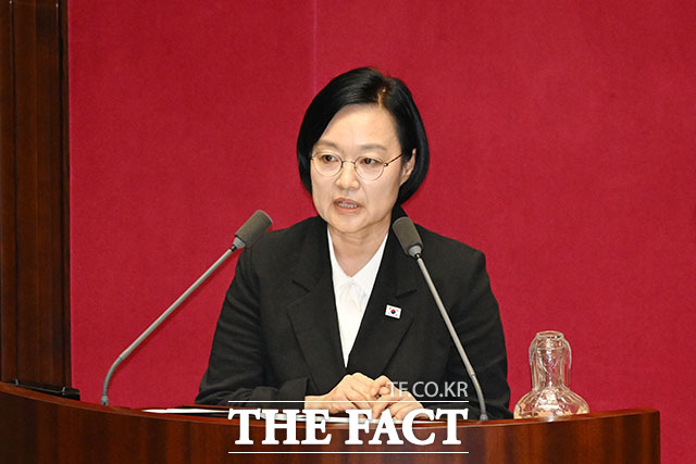 한성숙 국무총리는 9일 한동훈 무소속 의원의 김승원 법무부 장관 후보자 ‘임상시험 승인 청탁 의혹’ 관련 녹취록 공개에 대해 