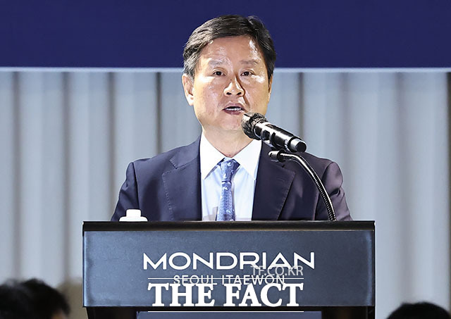 박기덕 고려아연 대표이사가 고려아연 제53기 임시주주총회에서 개회를 선언하고 있다.