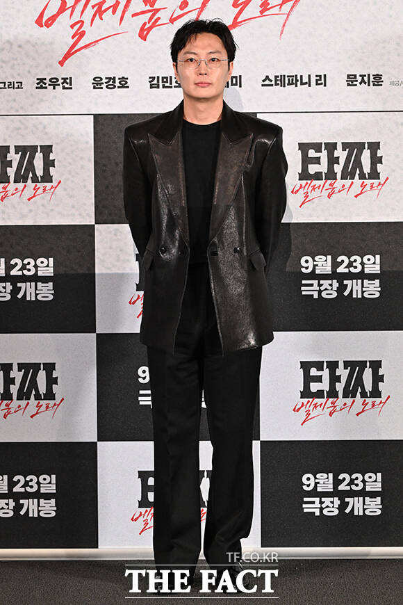 배우 변요한과 최국희 감독, 배우 노재원(왼쪽부터)이 9일 오후 서울 용산구 CGV 용산아이파크몰에서 열린 영화 '타짜: 벨제붑의 노래' 언론 시사회 및 기자간담회에 참석해 포즈를 취하고 있다. /김성렬 기자