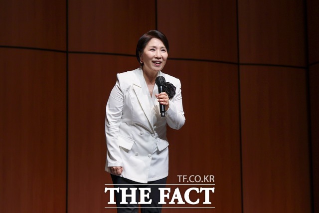 당진시는 8일 '2026년 정신건강 및 자살 예방의 날 기념행사'의 일환으로 정신건강 전문가 이호선 강사를 초빙해 마음 건강 토크콘서트를 개최했다. /당진시