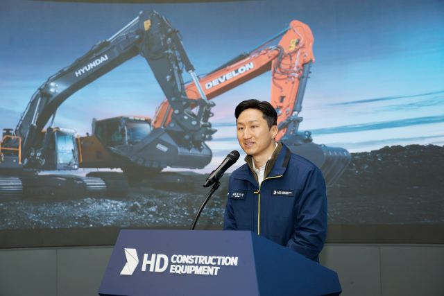 HD현대는 10일 HD현대중공업 울산 조선소에서 1·2·3차 협력사와 '상생협력을 위한 공동 협약'을 체결했다고 밝혔다. 사진은 정기선 HD현대 회장. /HD건설기계