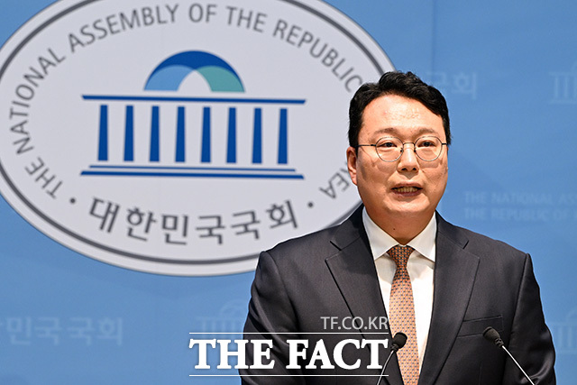 강신철 국방부 장관 후보자 인사청문회 관련 발언하는 천 권한대행.