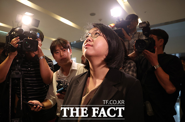 성평등가족부 장관 후보자로 지명된 용혜인 기본소득당 의원이 10일 국회에서 기자회견을 열고 