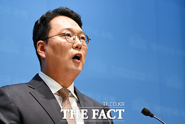 강신철 국방부 장관 후보자 인사청문회 관련 발언하는 천 권한대행.