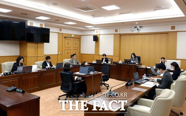 대전시의회는 10일 충청권하계세계대학경기대회 지원 특별위원회 제2차 회의를 열고 본격적인 활동에 나섰다. /대전시의회