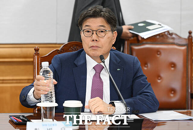 황병우 iM금융그룹 회장의 첫 임기가 막바지로 향하면서 연임 여부에 관심이 쏠린다. /박헌우 기자