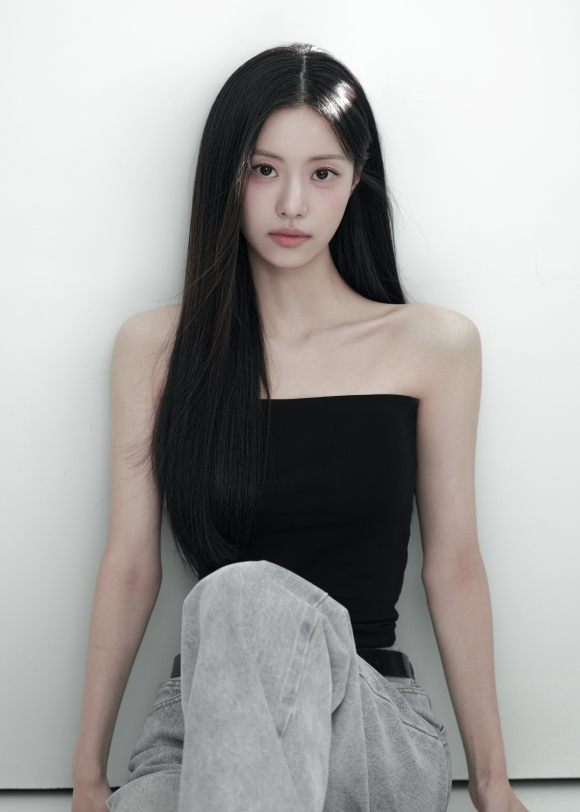 배우 김가람이 지난 6월 전속계약을 체결한 매니지먼트 구에서 새 프로필 사진을 공개했다. /매니지먼트 구