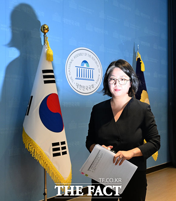 용혜인 성평등가족부 장관 후보자가 10일 오후 서울 여의도 국회 소통관에서 입장 발표 기자회견을 하고 있다. /국회=서예원 기자