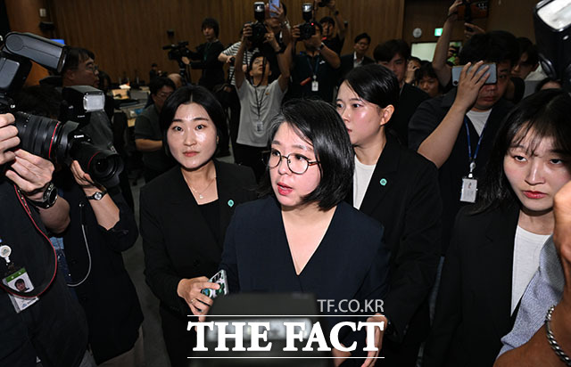 용혜인 성평등가족부 장관 후보자가 10일 오후 서울 여의도 국회 소통관에서 입장 발표 기자회견을 하고 있다. /국회=서예원 기자