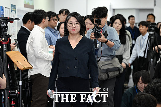 용혜인 성평등가족부 장관 후보자가 10일 오후 서울 여의도 국회 소통관에서 입장 발표 기자회견을 하고 있다. /국회=서예원 기자