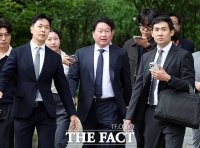 울산 찾은 최태원 SK 회장, 산업 현장 'AI 전환' 직접 챙긴다