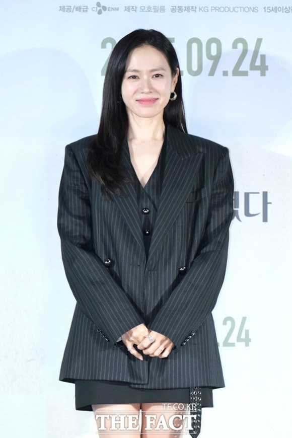 배우 손예진이 JTBC 예능프로그램 '냉장고를 부탁해' 게스트로 출격한다. 사진은 지난해 개최된 영화 '어쩔수가없다'의 배급시사회 및 기자간담회에 참석한 모습. /더팩트 DB