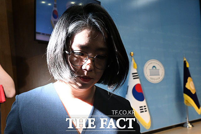 더불어민주당이 각종 논란이 잇따르고 있는 용혜인 성평등가족부 장관 후보자와 관련해 