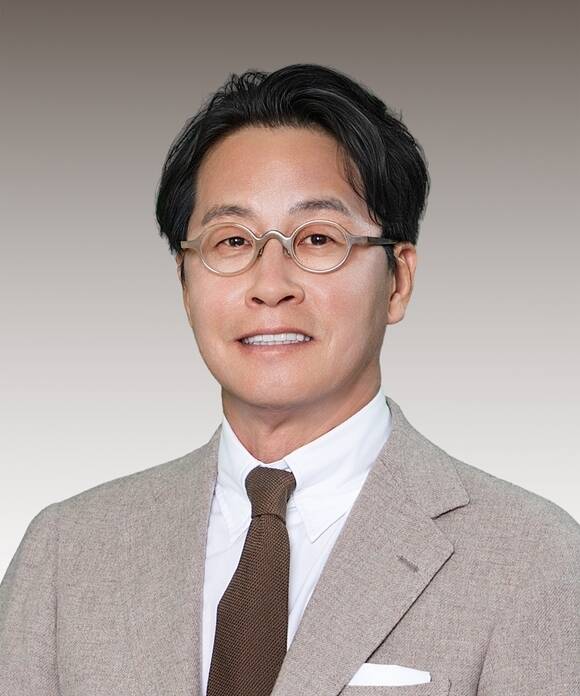 조좌진 하나투어 대표집행임원이 취임 직후 하나투어 주식 3200주를 장내 매수했다. 총 매입 규모는 1억1000만원으로, 조 대표는 재임 기간 매년 1억원 규모의 자사주를 매입할 방침이다. /하나투어