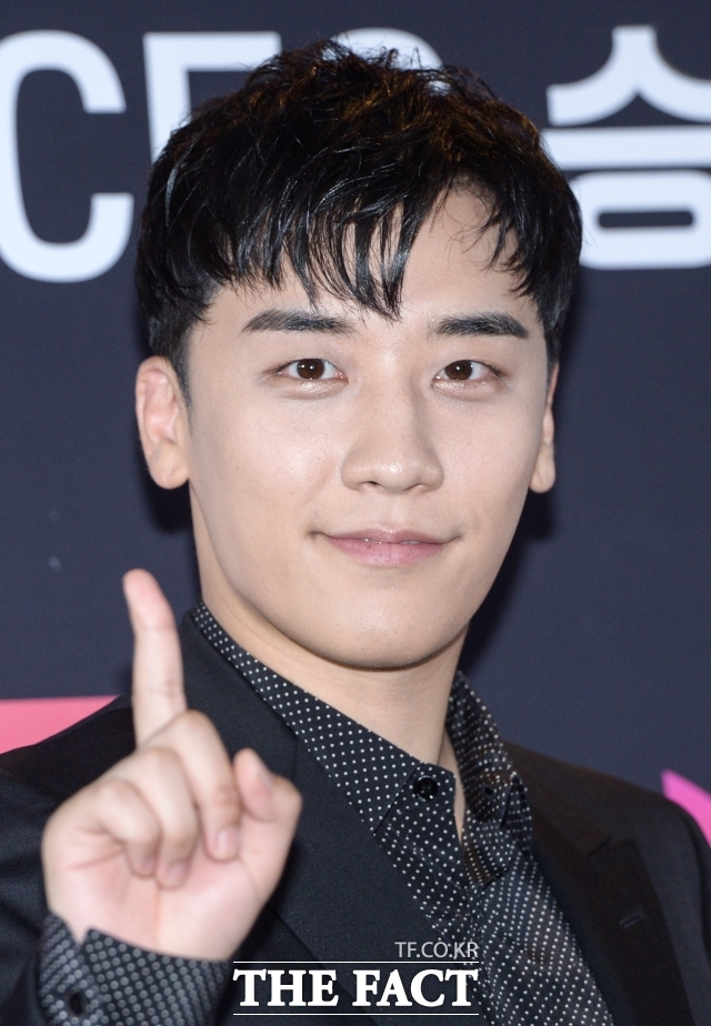 단독콘서트 티켓, 단 3분 매진, 추가공연까지, 이승기의 단독 콘서트가 예매 시작 3분 만에 전석 매진됐고, 결국 추가 공연까지 확정됐다. /이승기 콘서트 포스터