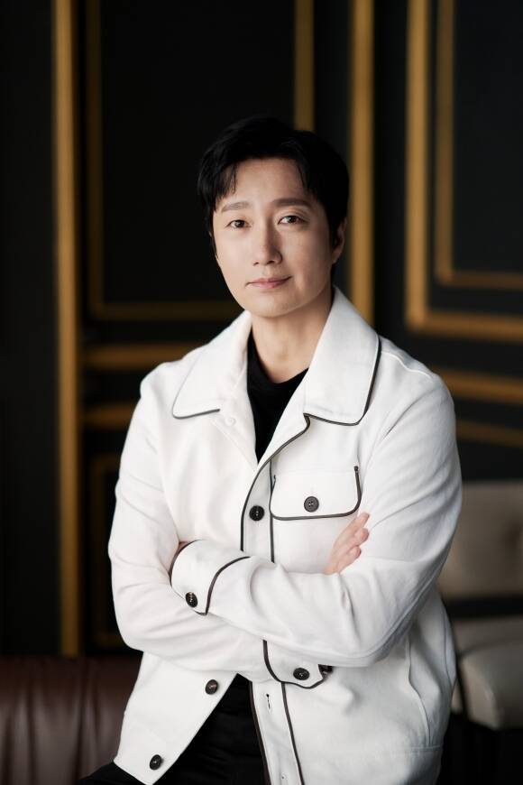 박해일은 '암살자(들)'에 관해 