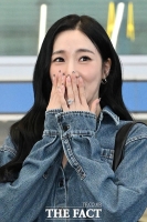  티파니 영 '아침부터 모인 팬들에 깜짝!' [포토]