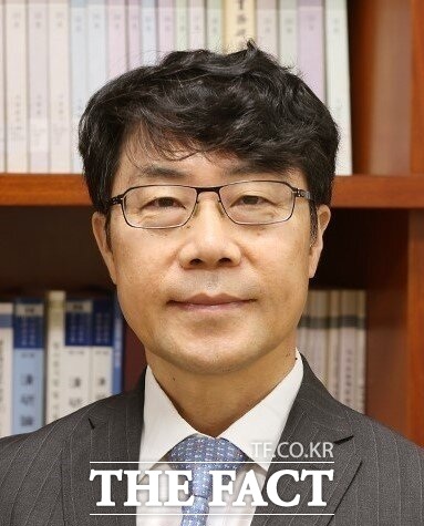 김성수 대법관 후보자 인사청문회가 14일 열린다. /더팩트DB