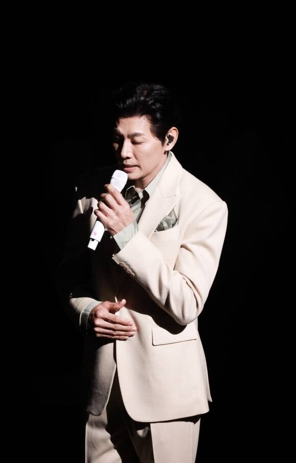 가수 김용필 12일과 13일 부산 해운대구 소향씨어터 우리은행홀에서 단독 콘서트 '뷰티풀 라이프 - 부산'을 개최하고 이틀간 2000여 팬과 만났다./김용필 제공