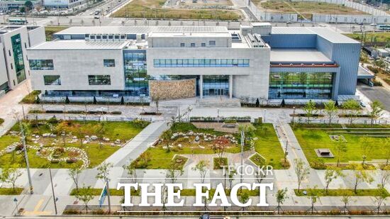 내년 9월 24일부터 26일까지 전국 최대 규모의 독서·출판·문화 축제인 2027 대한민국 독서대전이 열린 예정인 남양주시 정약용도서관의 전경. /남양주시