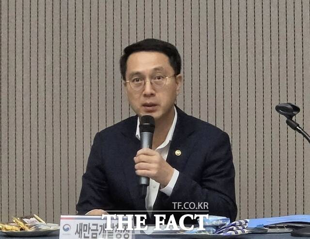 문성요 새만금개발청장이 지난 10일 열린 '국토교통부 출입 기자단 새만금 정책 소통 간담회'에서 로봇·AI·수소를 앞세워 새만금을 첨단산업 거점으로 키우겠다는 포부를 밝혔다. / 공동취재