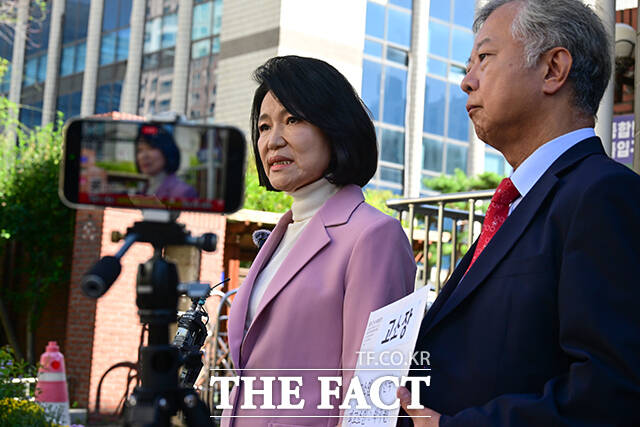 박지원 의원 고소에 대한 입장 밝히는 이진숙 의원.