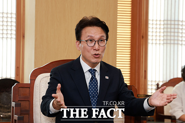 조계사 찾아 진우스님(가운데) 만난 김민석 대표.
