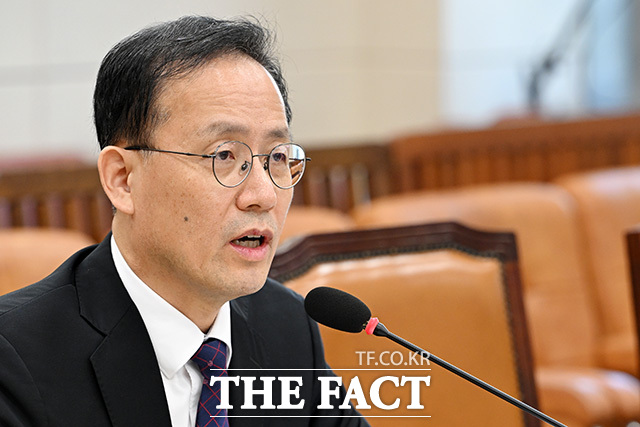 이형일 경제부총리 겸 재정경제부 장관 후보자가 15일 국회 인사청문회에서 전세사기와 시장 불안 등이 발생하면서 개인 다주택자를 통한 공급 방식을 계속 유지하기 어렵다는 생각을 하게 됐다고 말했다. /남용희 기자