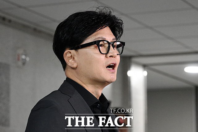 한동훈 무소속 의원이 15일 오후 서울 여의도 국회 의원회관에서 기자회견을 열고 발언하고 있다. /국회=서예원 기자