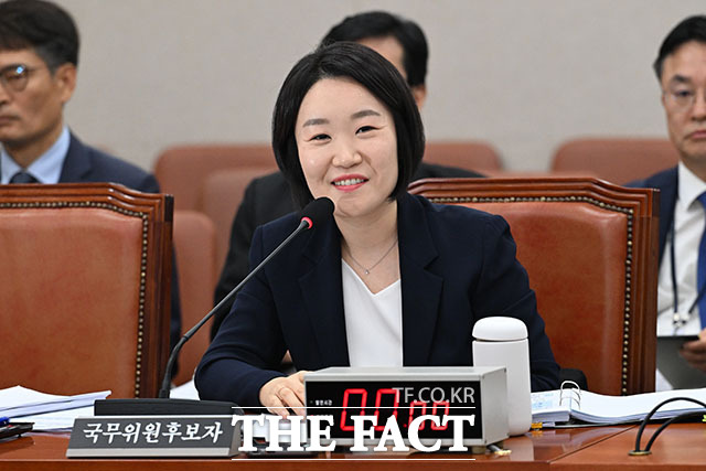 이소영 중소벤처기업부 장관 후보자가 15일 오전 서울 여의도 국회에서 열린 인사청문회에 참석해 질의에 답변을 하고 있다. /국회=서예원 기자