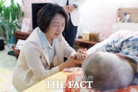 '돌봄의료 현장' 동행한 추미애 경기도지사 