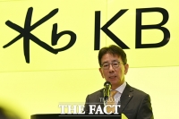  회장부터 5년 젊어졌다…이재근號 KB, 계열사 CEO 세대교체할까