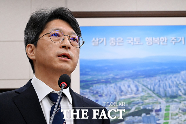 홍지선 국토교통부 장관 후보자가 16일 오전 서울 여의도 국회에서 열린 인사청문회에서 모두발언을 하고 있다. /국회=남용희 기자