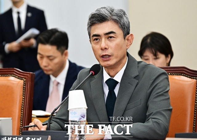 강신철 국방부 장관 후보자는 16일 회 국방위원회 인사청문회에서 철거민 특별공급과 관련한 의혹 제기에 