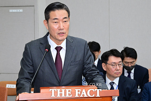 신원식 국가안보실장이 2024년 11월 1일 오전 서울 여의도 국회 운영위원회에서 열린 대통령비서실, 국가안보실 등에 대한 국정감사에서 증인 출석해 업무보고를 하고 있다./남윤호 기자