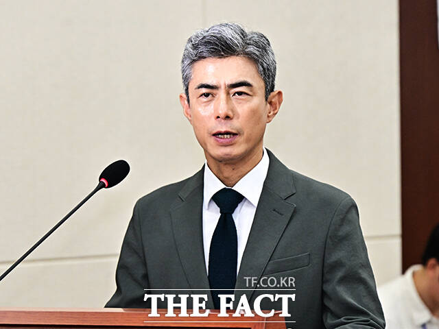 강신철 국방부 장관 후보자가 16일 오전 서울 여의도 국회에서 열린 인사청문회에 참석해 모두발언을 하고 있다. /국회=배정한 기자
