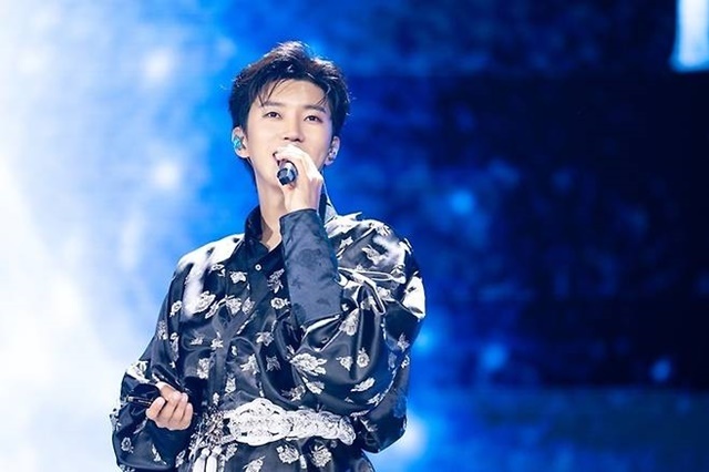 '앨범 전곡 차트 진입'. 데뷔 10주년을 맞아 선보인 스페셜 앨범 ‘아임 히어로 10’​이 음원 차트를 뜨겁게 달구면서, 임영웅의 음악적 진화가 다시 한번 주목받고 있다. /물고기뮤직