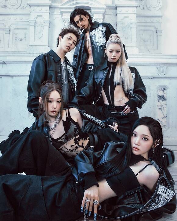 그룹 올데이 프로젝트가 두 번째 EP CRASH 티징 포토를 공개했다./더블랙레이블