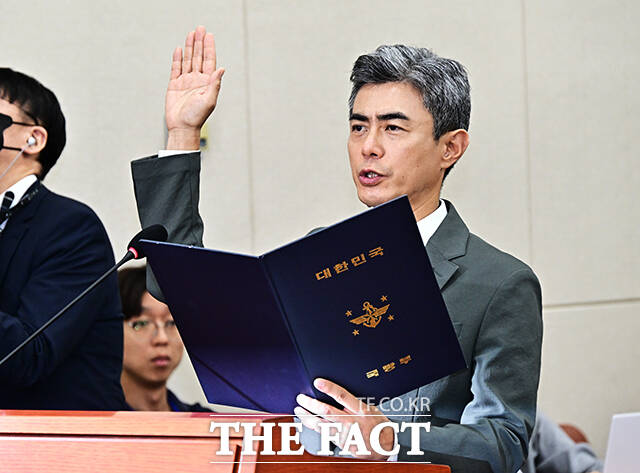 강신철 국방부 장관 후보자가 16일 오전 서울 여의도 국회에서 열린 인사청문회에 참석해 모두발언을 하고 있다. /국회=배정한 기자
