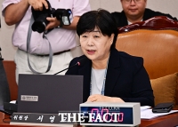  법사위 전체회의 주재하는 서영교 법사위원장 [포토]