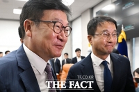  '모처럼 함께 웃는' 여야 원내대표 [TF포착]