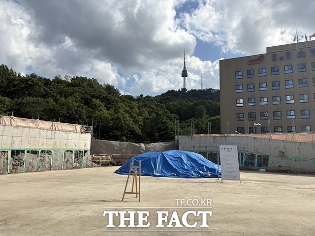 서울시가 추진하는 남산 곤돌라 사업이 중단된 가운데 하부 승강장인 예장공원의 모습이다. /문화영 기자