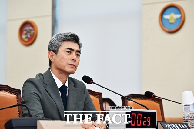 국회 국방위원회는 17일 전체회의를 열고 강신철 국방부 장관 후보자에 대한 인사청문경과보고서를 더불어민주당 주도로 채택했다. /배정한 기자