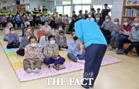  강진원 강진군수, 독거노인 가정과 복지시설 방문